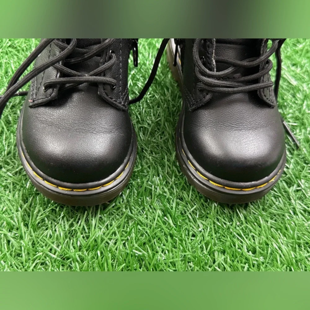 DR. MARTENS JUNIOR 1460‎ I SOFTY T LEATHER LACE UP BOOTS SIZE 4